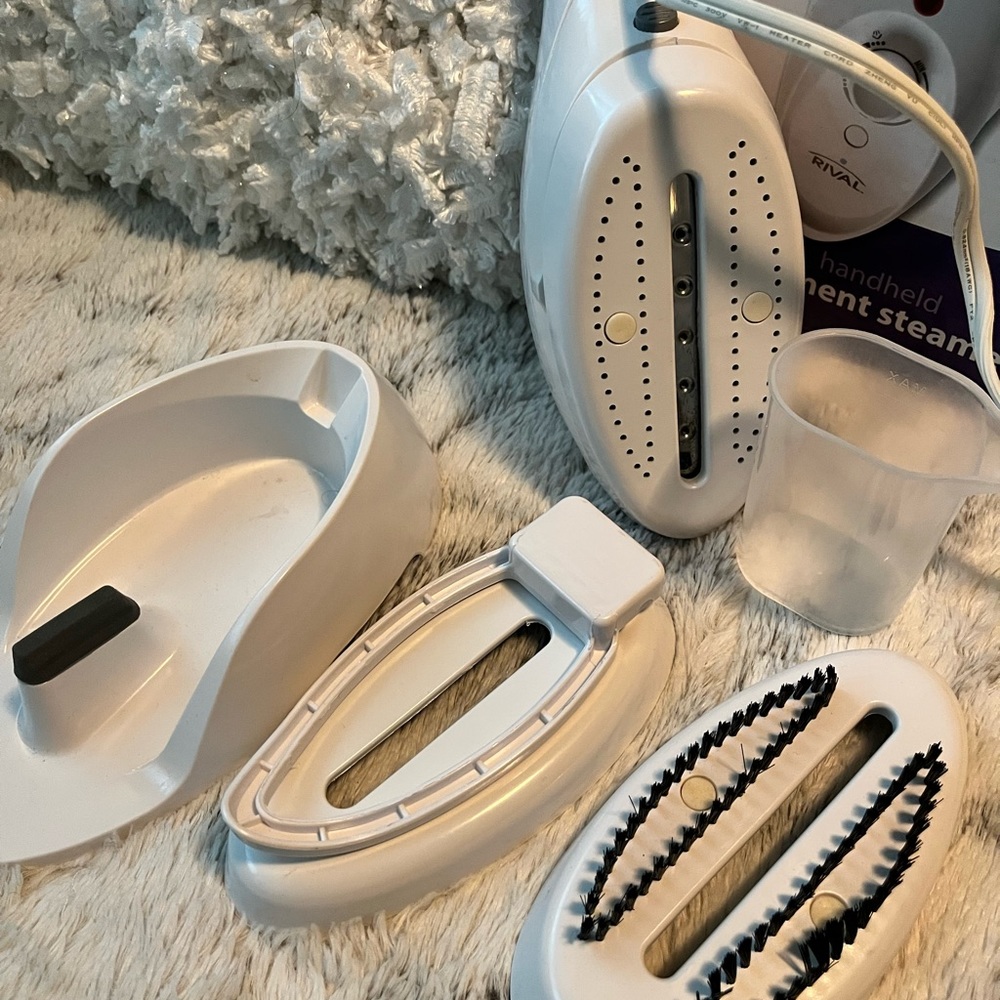 Rival Hand Held Clothes Steamer - Picture 5 of 6